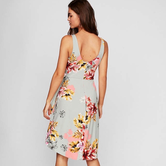 Express ~ Tropical Sage Green Wrap Dress ~ Size XS - Picture 3 of 9